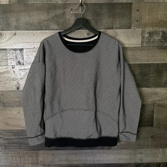 SOLD Lululemon Keep Up Crew - Picture 3 of 5